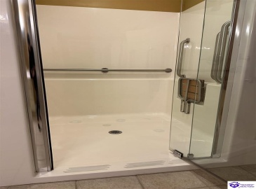 Lakeview Drive, Campbellsville, Kentucky 42718, ,4 BathroomsBathrooms,For Sale,Lakeview Drive,HK24004228