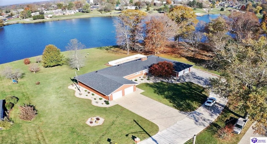 Lakeview Drive, Campbellsville, Kentucky 42718, ,4 BathroomsBathrooms,For Sale,Lakeview Drive,HK24004228