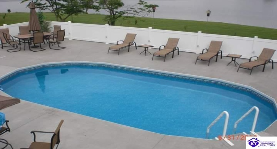 Lakeview Drive, Campbellsville, Kentucky 42718, ,4 BathroomsBathrooms,For Sale,Lakeview Drive,HK24004228