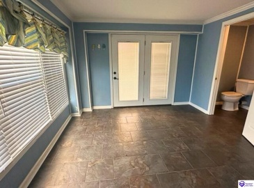 Lakeview Drive, Campbellsville, Kentucky 42718, ,4 BathroomsBathrooms,For Sale,Lakeview Drive,HK24004228