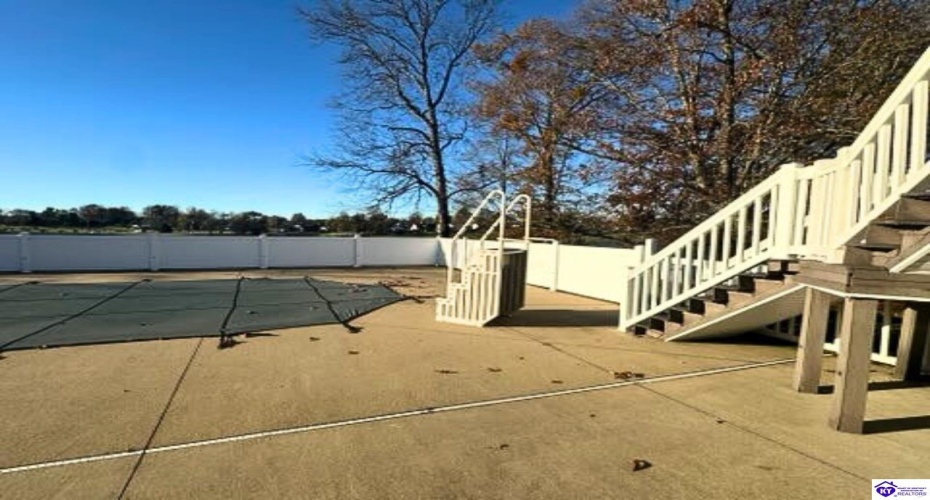 Lakeview Drive, Campbellsville, Kentucky 42718, ,4 BathroomsBathrooms,For Sale,Lakeview Drive,HK24004228