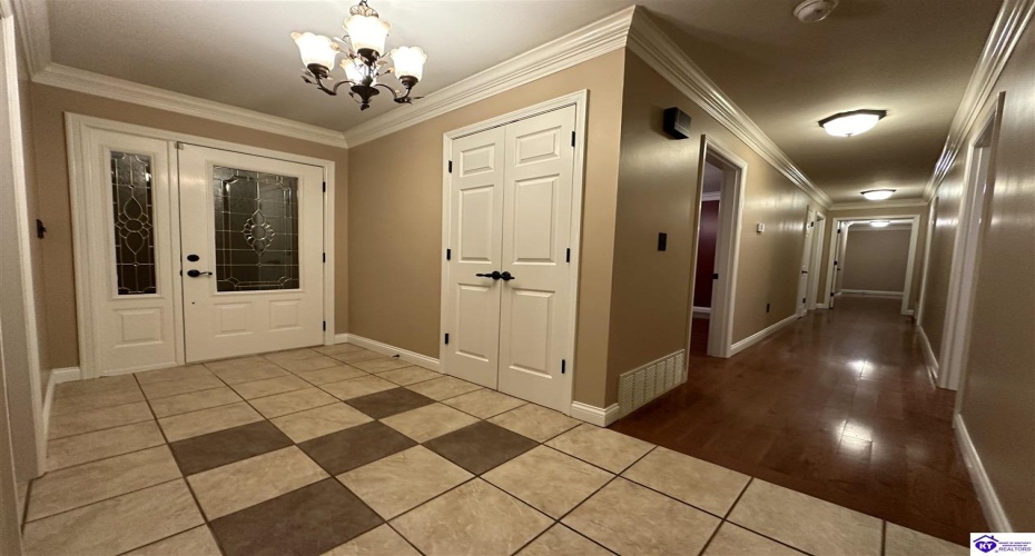 Lakeview Drive, Campbellsville, Kentucky 42718, ,4 BathroomsBathrooms,For Sale,Lakeview Drive,HK24004228