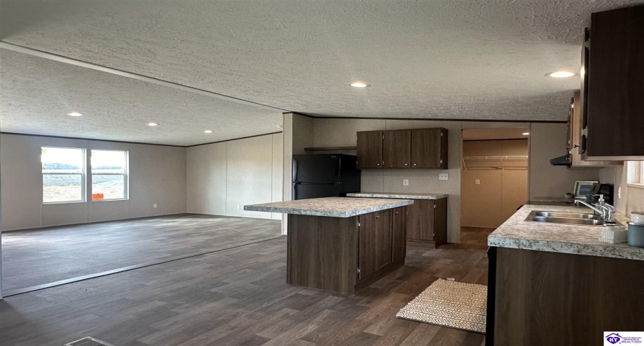 Carriewood Drive, Cecilia, Kentucky 42724, ,2 BathroomsBathrooms,For Sale,Carriewood Drive,HK24004230