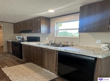 Carriewood Drive, Cecilia, Kentucky 42724, ,2 BathroomsBathrooms,For Sale,Carriewood Drive,HK24004230