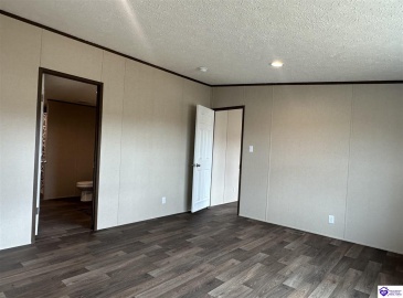 Carriewood Drive, Cecilia, Kentucky 42724, ,2 BathroomsBathrooms,For Sale,Carriewood Drive,HK24004230