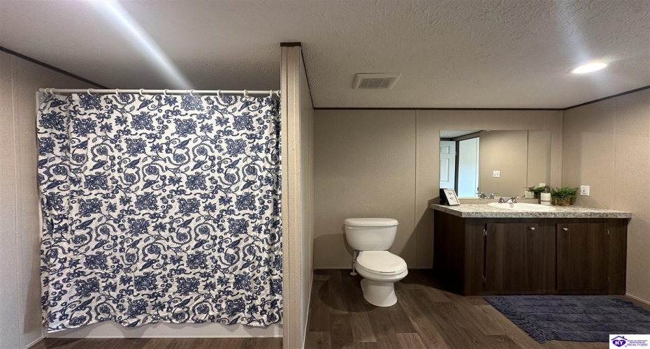 Carriewood Drive, Cecilia, Kentucky 42724, ,2 BathroomsBathrooms,For Sale,Carriewood Drive,HK24004230