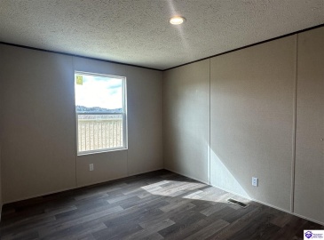 Carriewood Drive, Cecilia, Kentucky 42724, ,2 BathroomsBathrooms,For Sale,Carriewood Drive,HK24004230