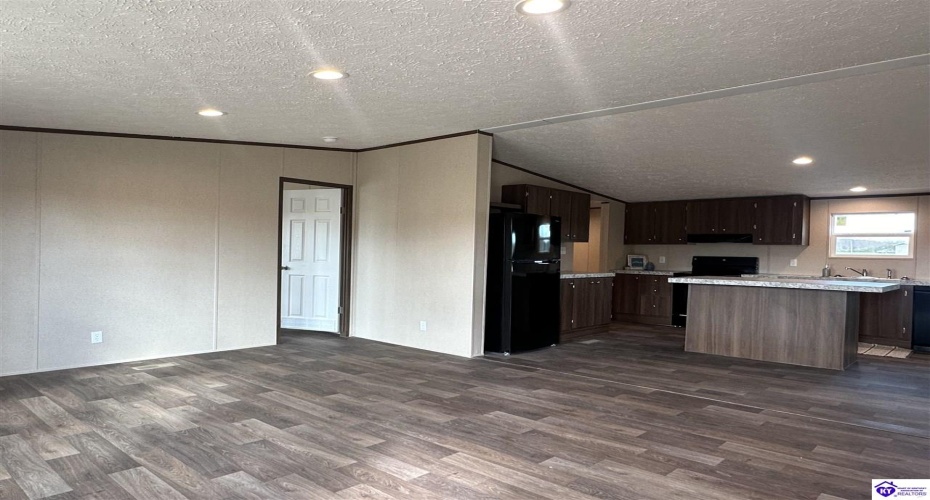 Carriewood Drive, Cecilia, Kentucky 42724, ,2 BathroomsBathrooms,For Sale,Carriewood Drive,HK24004230