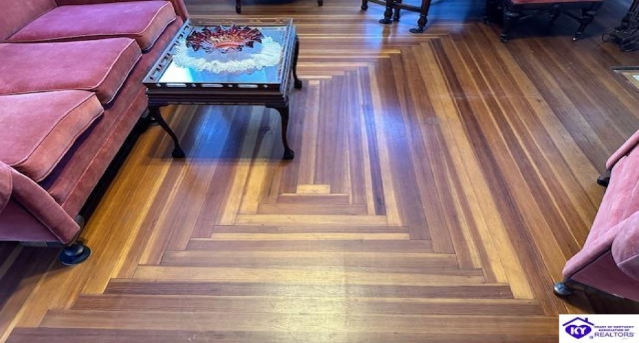 Dixie Avenue, Elizabethtown, Kentucky 42701, ,3 BathroomsBathrooms,For Sale,Dixie Avenue,HK24004233