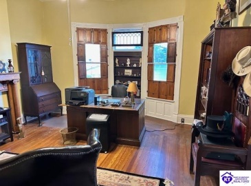 Dixie Avenue, Elizabethtown, Kentucky 42701, ,3 BathroomsBathrooms,For Sale,Dixie Avenue,HK24004233