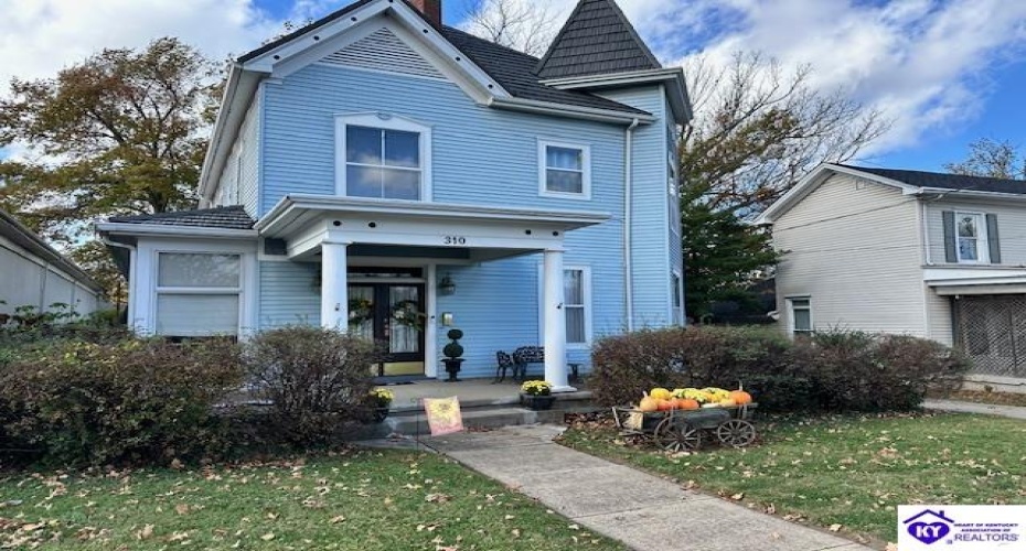 Dixie Avenue, Elizabethtown, Kentucky 42701, ,3 BathroomsBathrooms,For Sale,Dixie Avenue,HK24004233