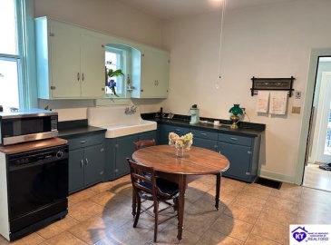 Dixie Avenue, Elizabethtown, Kentucky 42701, ,3 BathroomsBathrooms,For Sale,Dixie Avenue,HK24004233