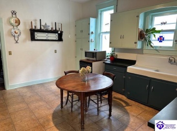 Dixie Avenue, Elizabethtown, Kentucky 42701, ,3 BathroomsBathrooms,For Sale,Dixie Avenue,HK24004233