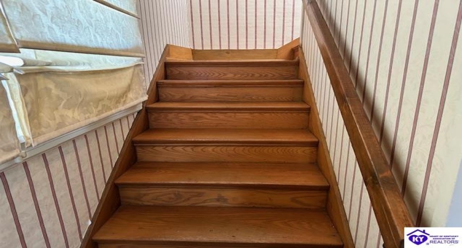 Dixie Avenue, Elizabethtown, Kentucky 42701, ,3 BathroomsBathrooms,For Sale,Dixie Avenue,HK24004233