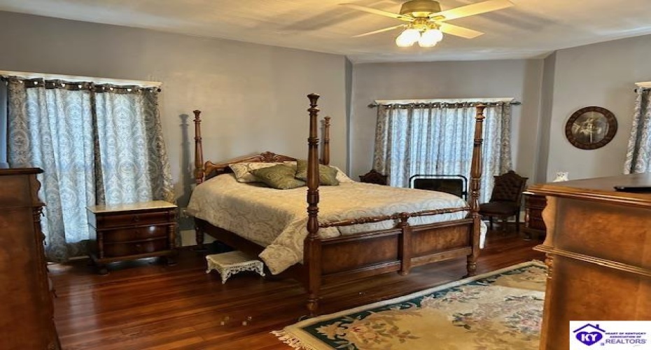 Dixie Avenue, Elizabethtown, Kentucky 42701, ,3 BathroomsBathrooms,For Sale,Dixie Avenue,HK24004233
