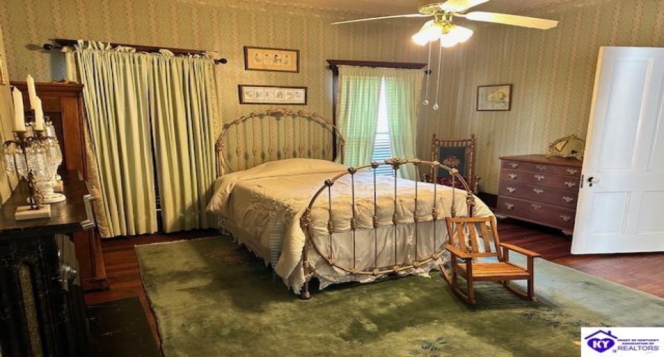 Dixie Avenue, Elizabethtown, Kentucky 42701, ,3 BathroomsBathrooms,For Sale,Dixie Avenue,HK24004233