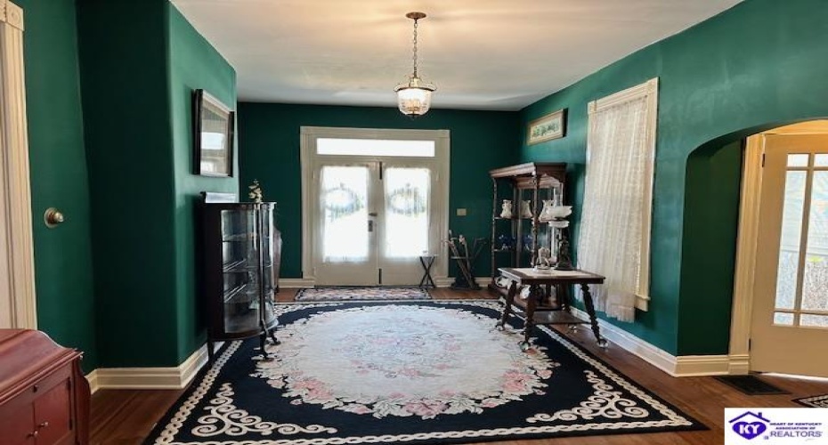 Dixie Avenue, Elizabethtown, Kentucky 42701, ,3 BathroomsBathrooms,For Sale,Dixie Avenue,HK24004233