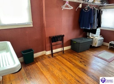 Dixie Avenue, Elizabethtown, Kentucky 42701, ,3 BathroomsBathrooms,For Sale,Dixie Avenue,HK24004233