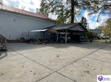 Dixie Avenue, Elizabethtown, Kentucky 42701, ,3 BathroomsBathrooms,For Sale,Dixie Avenue,HK24004233