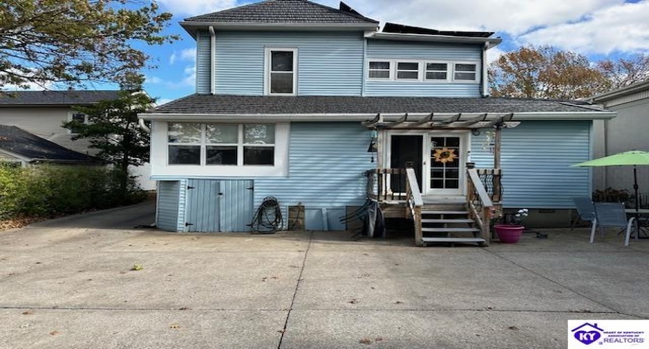 Dixie Avenue, Elizabethtown, Kentucky 42701, ,3 BathroomsBathrooms,For Sale,Dixie Avenue,HK24004233