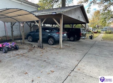 Dixie Avenue, Elizabethtown, Kentucky 42701, ,3 BathroomsBathrooms,For Sale,Dixie Avenue,HK24004233