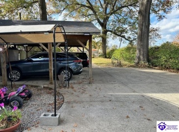 Dixie Avenue, Elizabethtown, Kentucky 42701, ,3 BathroomsBathrooms,For Sale,Dixie Avenue,HK24004233