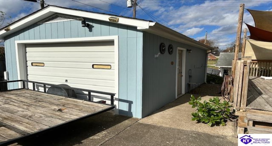 Dixie Avenue, Elizabethtown, Kentucky 42701, ,3 BathroomsBathrooms,For Sale,Dixie Avenue,HK24004233