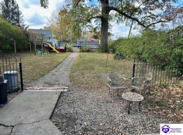 Dixie Avenue, Elizabethtown, Kentucky 42701, ,3 BathroomsBathrooms,For Sale,Dixie Avenue,HK24004233