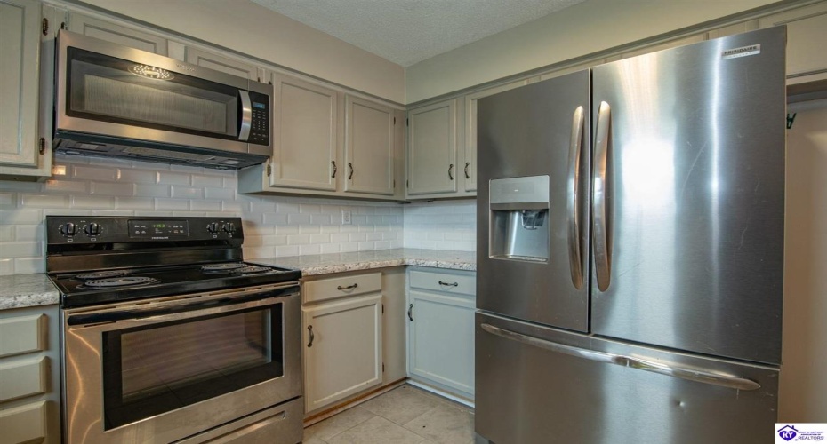 Constantine Fairfield Road, Garfield, Kentucky 40140, ,2 BathroomsBathrooms,For Sale,Constantine Fairfield Road,HK24004234