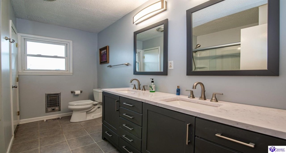 Constantine Fairfield Road, Garfield, Kentucky 40140, ,2 BathroomsBathrooms,For Sale,Constantine Fairfield Road,HK24004234