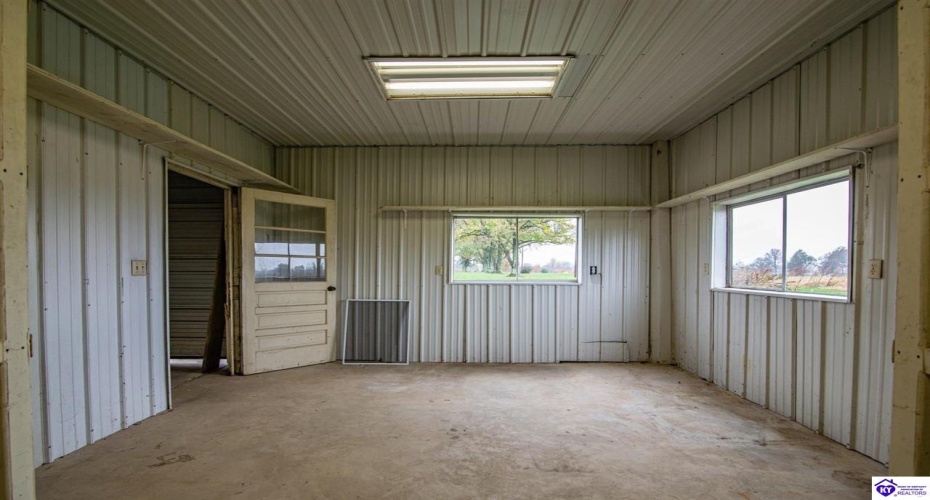 Constantine Fairfield Road, Garfield, Kentucky 40140, ,2 BathroomsBathrooms,For Sale,Constantine Fairfield Road,HK24004234