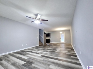 Dewberry Court, Elizabethtown, Kentucky 42701, ,3 BathroomsBathrooms,For Sale,Dewberry Court,HK24004235