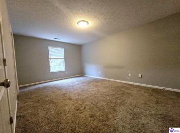 Dewberry Court, Elizabethtown, Kentucky 42701, ,3 BathroomsBathrooms,For Sale,Dewberry Court,HK24004235