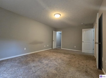 Dewberry Court, Elizabethtown, Kentucky 42701, ,3 BathroomsBathrooms,For Sale,Dewberry Court,HK24004235