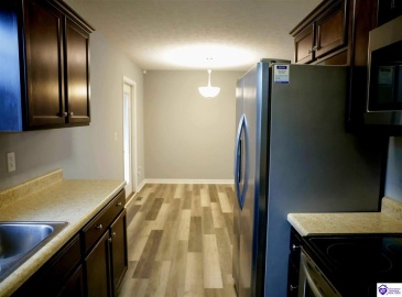 Dewberry Court, Elizabethtown, Kentucky 42701, ,3 BathroomsBathrooms,For Sale,Dewberry Court,HK24004235