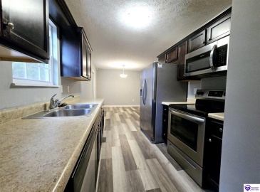 Dewberry Court, Elizabethtown, Kentucky 42701, ,3 BathroomsBathrooms,For Sale,Dewberry Court,HK24004235