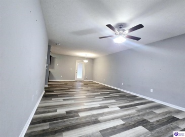 Dewberry Court, Elizabethtown, Kentucky 42701, ,3 BathroomsBathrooms,For Sale,Dewberry Court,HK24004235