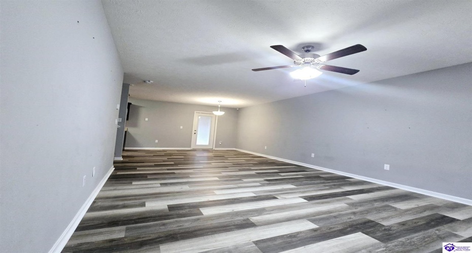 Dewberry Court, Elizabethtown, Kentucky 42701, ,3 BathroomsBathrooms,For Sale,Dewberry Court,HK24004235