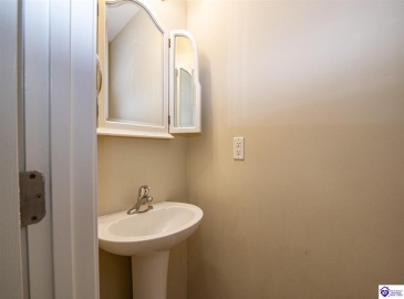 Slippery Rock Court, Vine Grove, Kentucky 40175, ,4 BathroomsBathrooms,For Sale,Slippery Rock Court,HK24004236