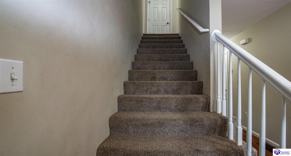 Slippery Rock Court, Vine Grove, Kentucky 40175, ,4 BathroomsBathrooms,For Sale,Slippery Rock Court,HK24004236