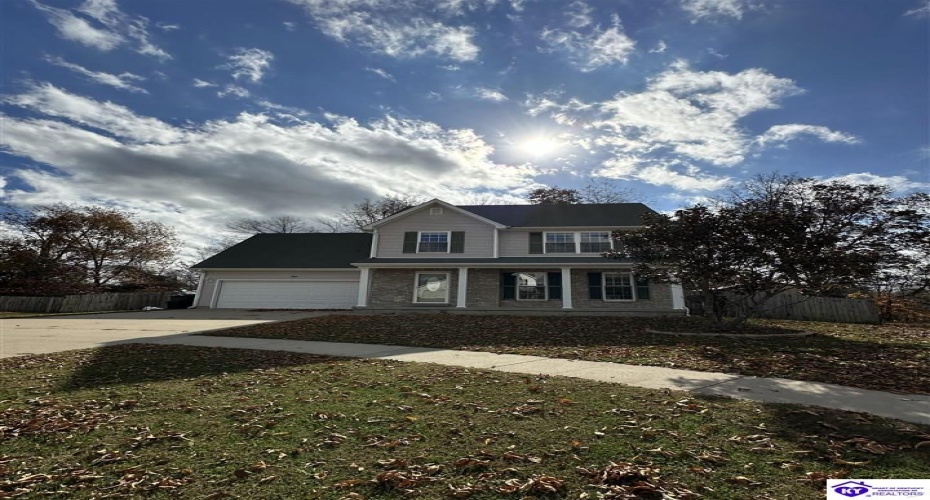 Slippery Rock Court, Vine Grove, Kentucky 40175, ,4 BathroomsBathrooms,For Sale,Slippery Rock Court,HK24004236