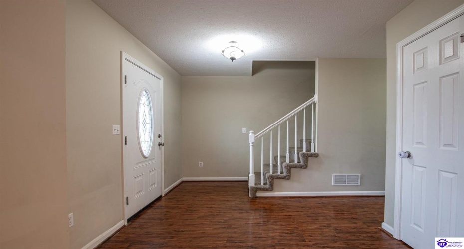 Slippery Rock Court, Vine Grove, Kentucky 40175, ,4 BathroomsBathrooms,For Sale,Slippery Rock Court,HK24004236