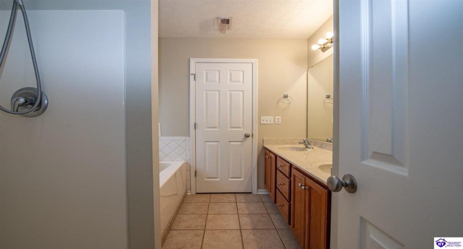 Slippery Rock Court, Vine Grove, Kentucky 40175, ,4 BathroomsBathrooms,For Sale,Slippery Rock Court,HK24004236