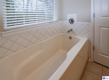 Slippery Rock Court, Vine Grove, Kentucky 40175, ,4 BathroomsBathrooms,For Sale,Slippery Rock Court,HK24004236