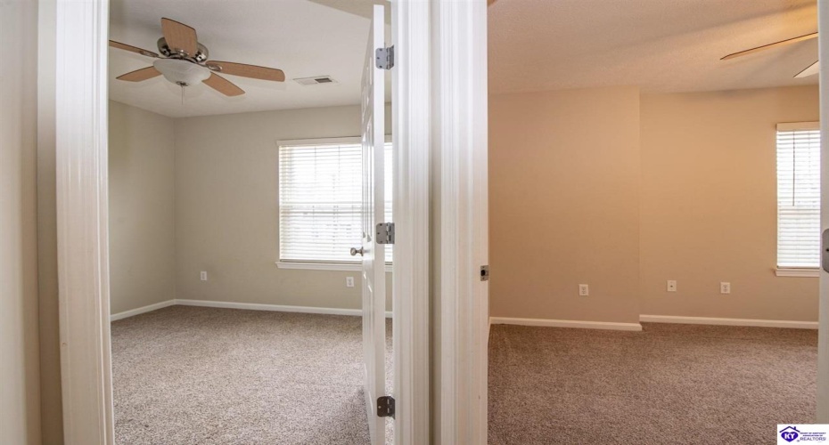 Slippery Rock Court, Vine Grove, Kentucky 40175, ,4 BathroomsBathrooms,For Sale,Slippery Rock Court,HK24004236