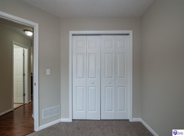 Slippery Rock Court, Vine Grove, Kentucky 40175, ,4 BathroomsBathrooms,For Sale,Slippery Rock Court,HK24004236