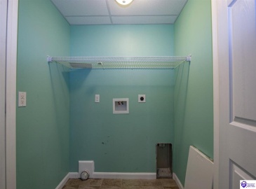 Slippery Rock Court, Vine Grove, Kentucky 40175, ,4 BathroomsBathrooms,For Sale,Slippery Rock Court,HK24004236