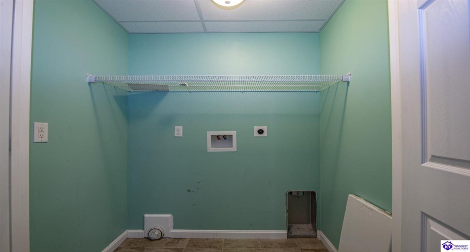 Slippery Rock Court, Vine Grove, Kentucky 40175, ,4 BathroomsBathrooms,For Sale,Slippery Rock Court,HK24004236