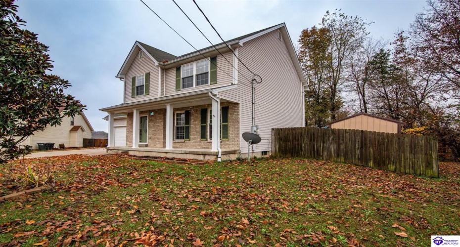 Slippery Rock Court, Vine Grove, Kentucky 40175, ,4 BathroomsBathrooms,For Sale,Slippery Rock Court,HK24004236