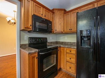 Slippery Rock Court, Vine Grove, Kentucky 40175, ,4 BathroomsBathrooms,For Sale,Slippery Rock Court,HK24004236